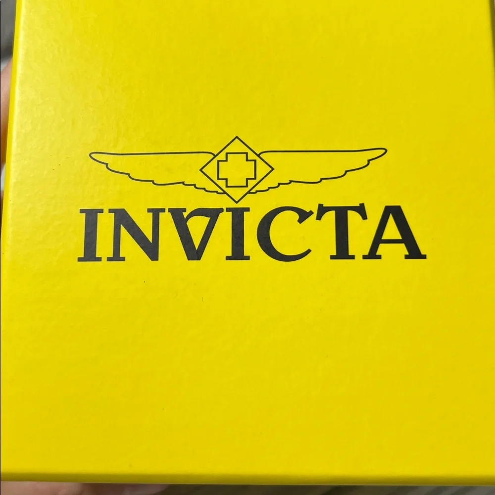 Invicta sleek refined
